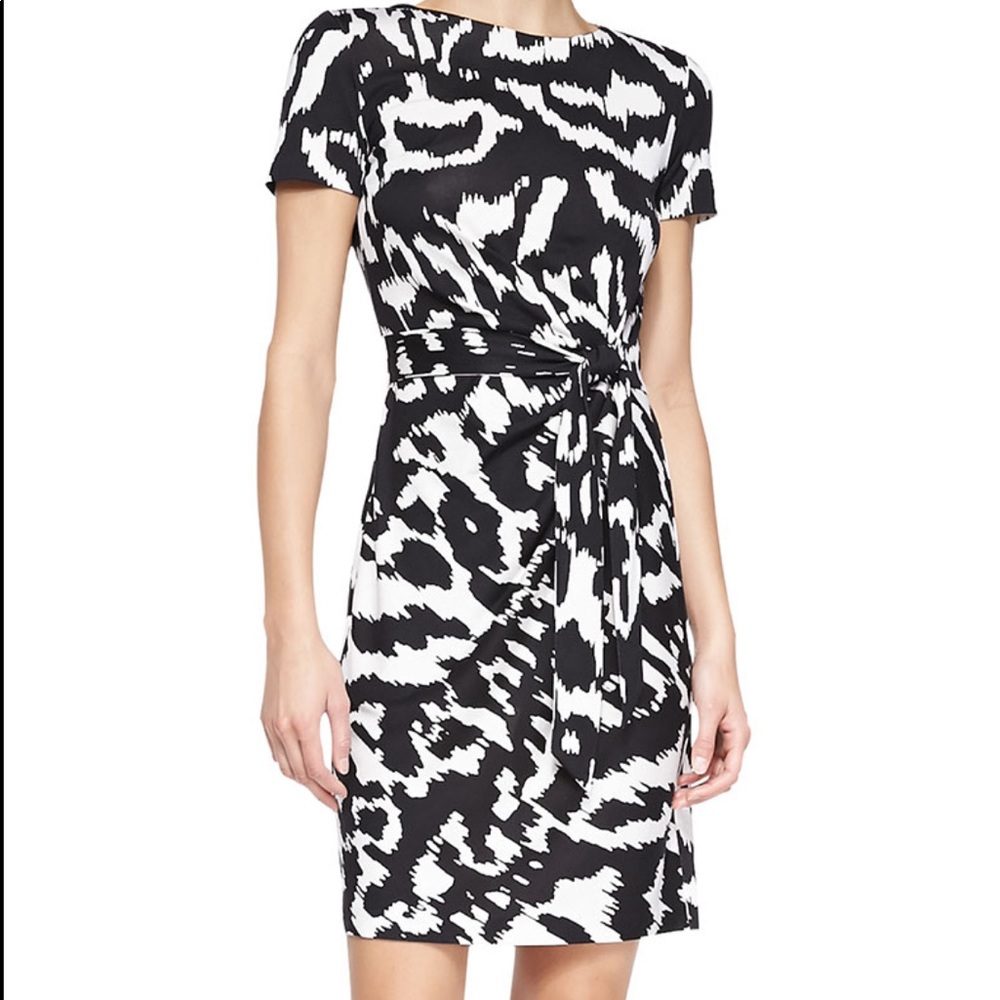 Diane Von Furstenberg Zoe Silk Faux Wrap Dress 8 EUC Black White Ikat cap sleeve